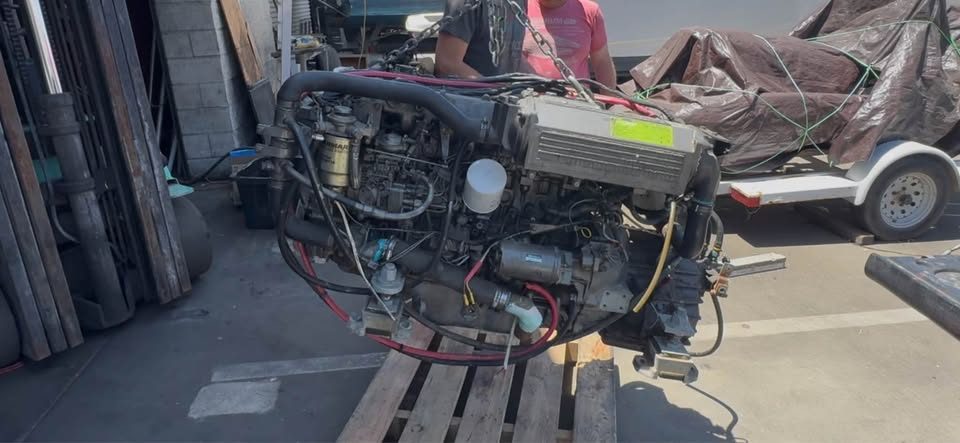 Two Yanmar 6LP 250hp + Harness/Gauges/Trans
